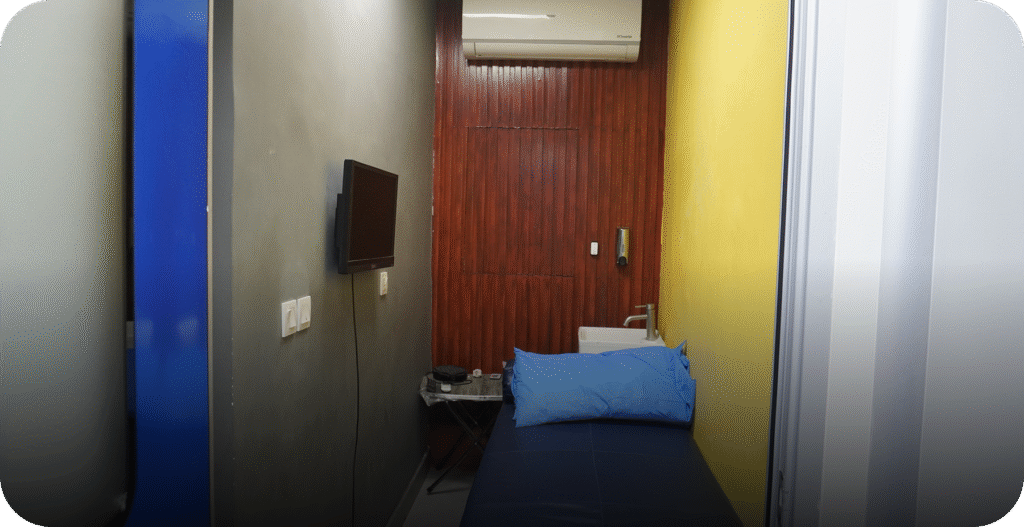 IVF center private patient room for collection or preparation Advanced Lab Technology - AAS Fertility